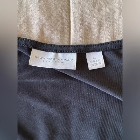 New York & Company Black Stretch top - Picture 6 of 6